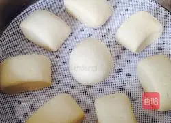 Illustration of how to cut whole-wheat steamed buns 8