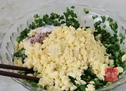 Illustration of how to make hot noodle box 5