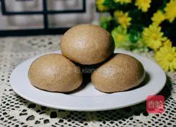 Illustration of how to make black whole wheat steamed buns 14