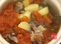 Cantonese-style tomato and potato ribs soup recipe 9