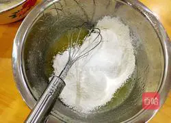 Illustration of how to make egg white crackers 3