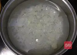 Illustration of how to make rock sugar, white fungus and red date soup 4