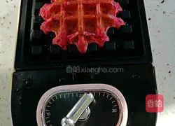 Illustration of how to make dragon fruit egg pancake 9