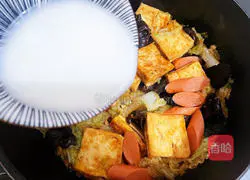 Illustration of how to make ham, cabbage and tofu stew 17