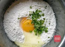Illustration of how to make egg pancakes 3