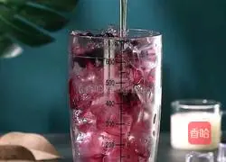 Illustration of how to make mulberry yogurt 4