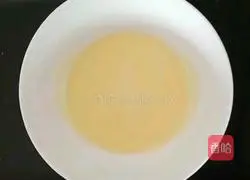 Illustration of how to make egg yolk and tofu noodles (baby complementary food) 7
