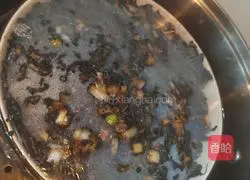 Illustration of how to make pork with pickled vegetables 14