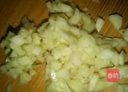 Illustration of how to make spinach with nuts 2