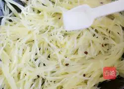 Illustration of how to make stir-fried shredded potatoes 8
