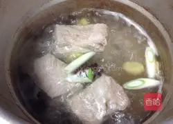 Illustration of how to make braised noodles in old Beijing 2