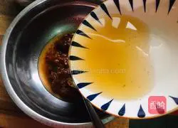 Illustration of how to make noodles with mushroom and beef sauce 4