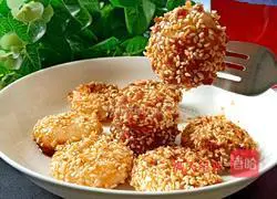 Illustration of how to make sesame rolled gold balls 19