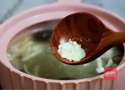 Illustration of how to make pork bone and mushroom soup 9