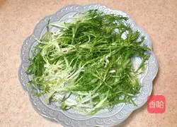 Illustration of how to make fat-reduced vegetable and fruit salad 3