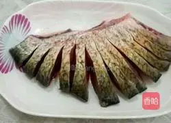 Illustration of how to make peacock open fish 4