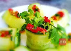Illustration of how to make emerald cucumber rolls 8