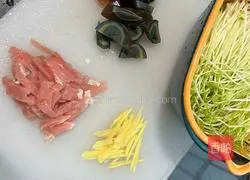 Illustration of how to make bean sprouts in soup 1