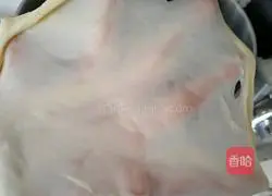 Illustration of how to make seaweed and meat floss bread 7