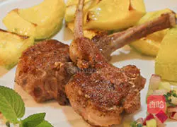 Illustration of how to make pan-fried lamb chops with roasted pumpkin with thyme 9