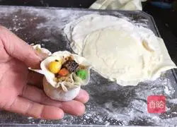 Illustration of making sauce-flavored Shaomai 7