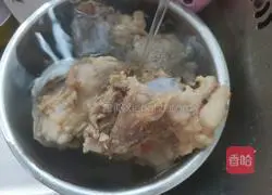 Winter Melon and Pork Bone Soup Recipe Illustration 3