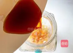 Illustration of how to make lychee lemon tea 11