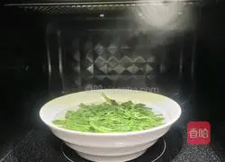 Microwave watercress instant noodles recipe 4