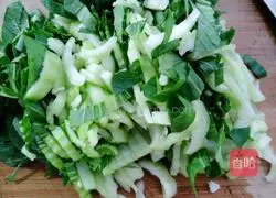 Illustration of how to make fried rape and egg noodles 10