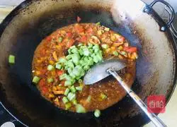Illustration of how to make mushroom and beef soba noodles 9