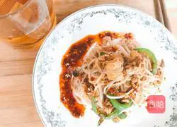 Illustration of green pepper and egg noodles 7