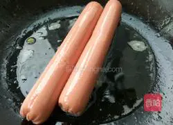 Illustration of Homemade Grilled Sausage Hot Dog 12