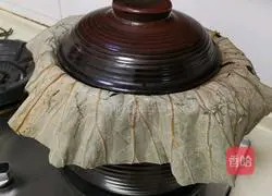 Illustration of how Buddha jumped over the wall 12