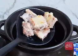  Illustration of how to make pork ribs, yam, corn and carrot soup 7