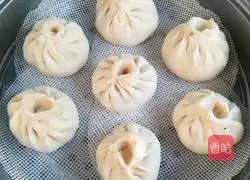 Illustration of how to make lettuce leaves stuffed buns 9