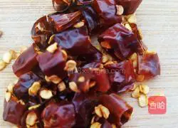 Illustration of how to make spicy crayfish for midnight snack 6