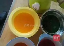 Illustration of how to make snacks with small dried fruits 1