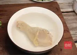 Illustration of how to make cold noodles with shredded chicken 9