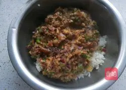 Illustration of making Mushroom and Glutinous Rice Siomai 18