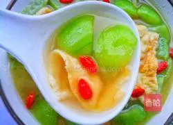 Illustration of how to make loofah and egg soup 13