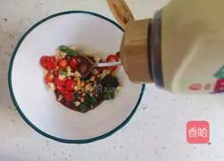 Illustration of how to make peanut butter noodles 4
