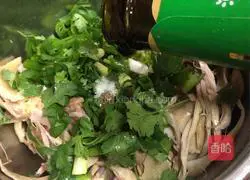 Illustration of how to make shredded chicken (cilantro version) 10