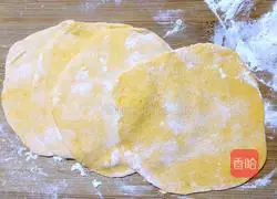 Pumpkin pancakes Illustration of how to do it 3