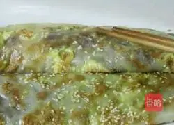 Illustration of how to make egg pancakes with batter 6