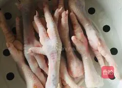 Illustration of the upgraded version of Internet celebrity chicken feet with vine pepper 1