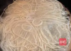 Illustration of how to make tomato and egg noodles 11