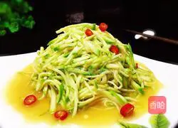 Illustration of how to make cold zucchini shreds 6