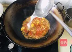 Illustration of how to make fried noodles with eggs and tomatoes 8