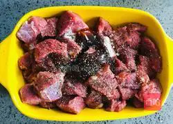 Simple and delicious recipe for beef cubes with king oyster mushrooms 6
