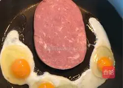 Illustration of how to make bacon and egg roll dough 1